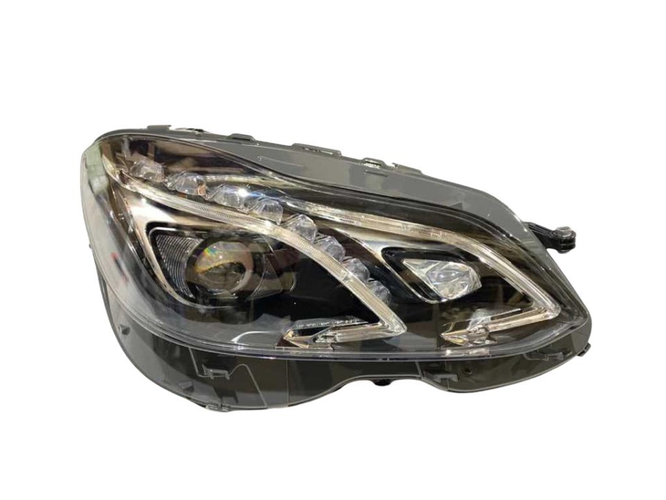 MERCEDES W212 2009-2012 E-CLASS LED FAR (Makyajlı Tampon ile uyumludur)