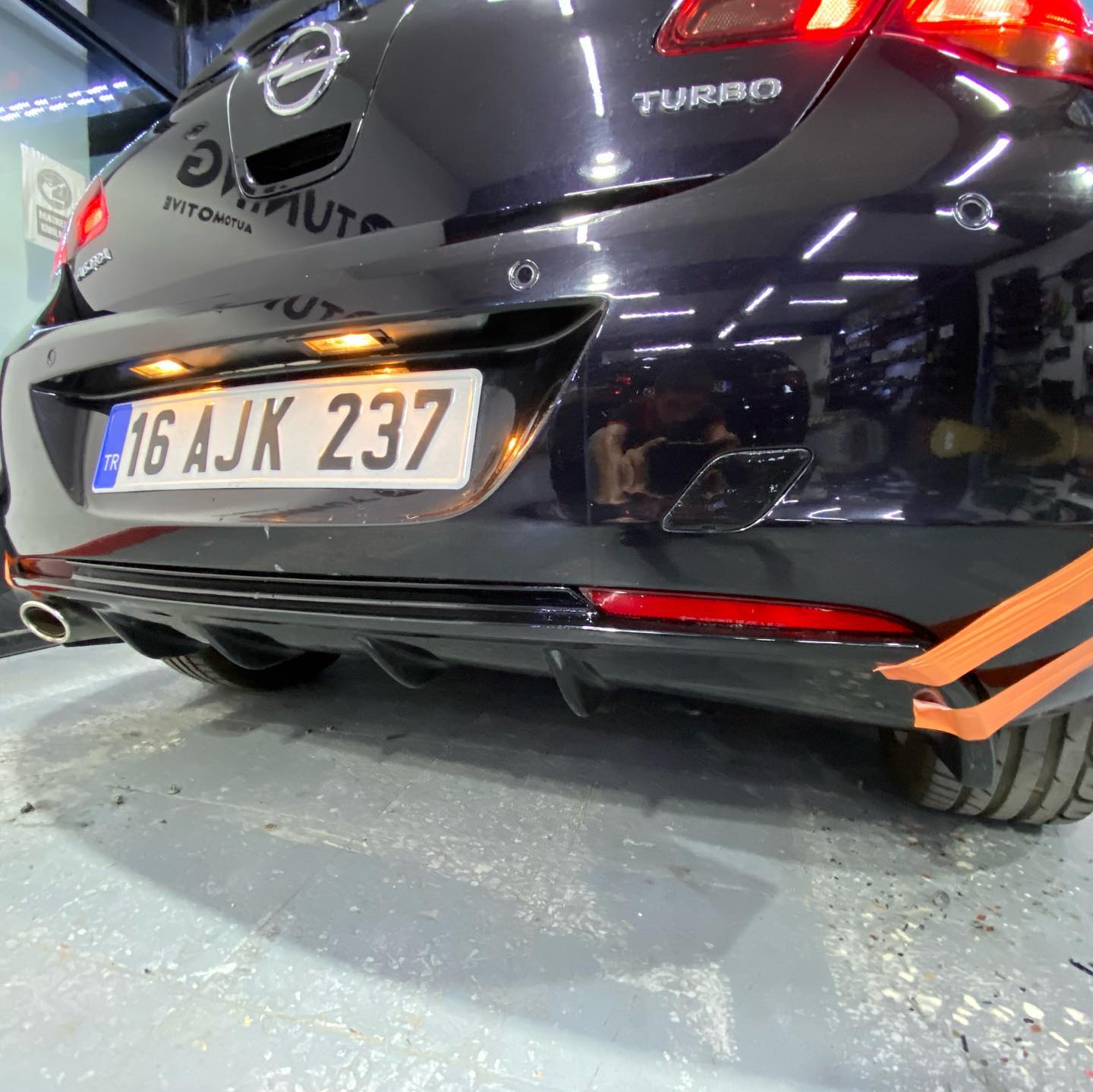 Opel Astra J Hb Makyajlı Rieger Difüzör
